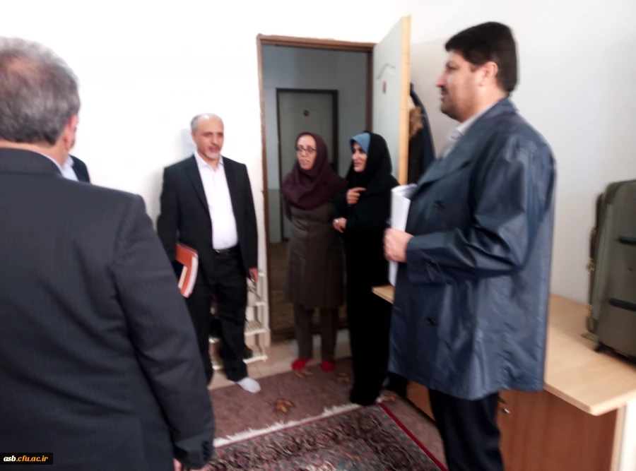 نشست صمیمی مسئولان شهرستان  بیرجند در خصوص رفع موانع موجود جهت زمین احداثی پردیس امام سجاد (ع) 11