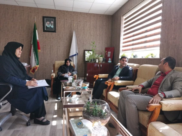 اولین نشست همایش منطقه ای جایگاه شعر در تعلیم و تربیت 2