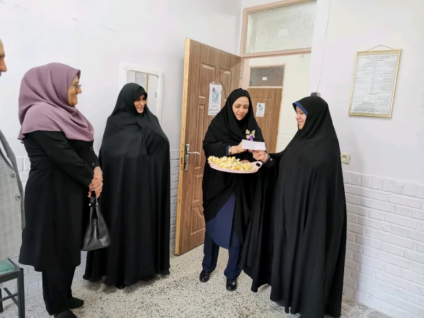 تبریک روز زن به همکاران و اساتید توسط سرپرست پردیس امام سجاد(ع) 5