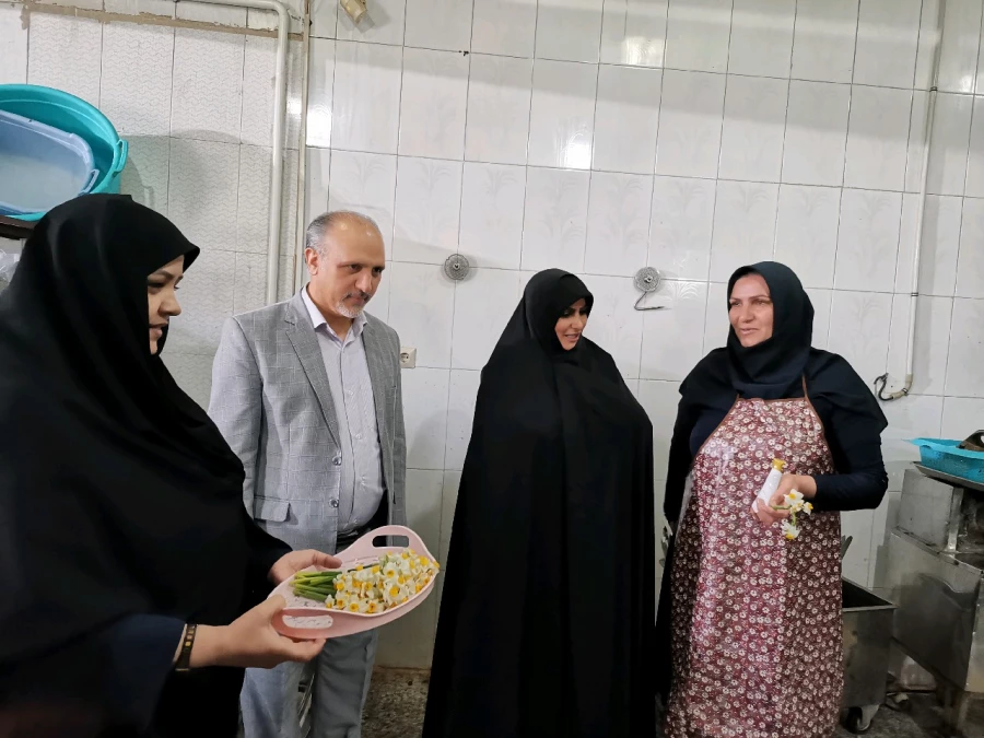 تبریک روز زن به همکاران و اساتید توسط سرپرست پردیس امام سجاد(ع) 9