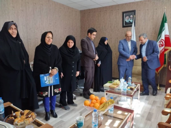 تقدیر از خیرین حامی دانشگاه فرهنگیان پردیس امام سجاد(ع) بیرجند؛خانم ها طاهره نوابی و مریم نقاش ؛توسط مدیرکل محترم امور مالی و ذیحسابی دانشگاه فرهنگیان  دکتر مرتضی چناری 3