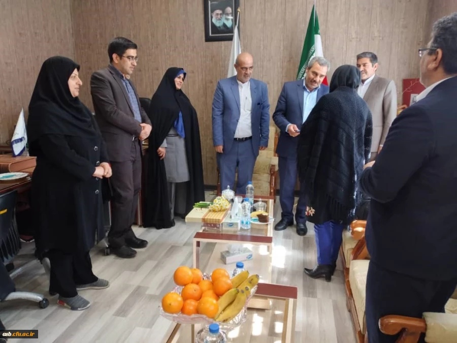 تقدیر از خیرین حامی دانشگاه فرهنگیان پردیس امام سجاد(ع) بیرجند؛خانم ها طاهره نوابی و مریم نقاش ؛توسط مدیرکل محترم امور مالی و ذیحسابی دانشگاه فرهنگیان  دکتر مرتضی چناری 4