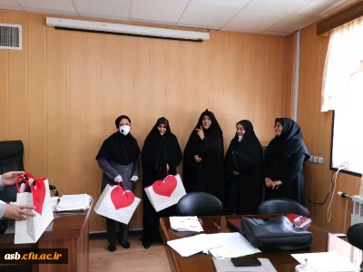 به مناسبت هفته بزرگداشت مقام معلم

تقدیر از اساتید هیئت علمی پردیس امام سجاد(ع) 