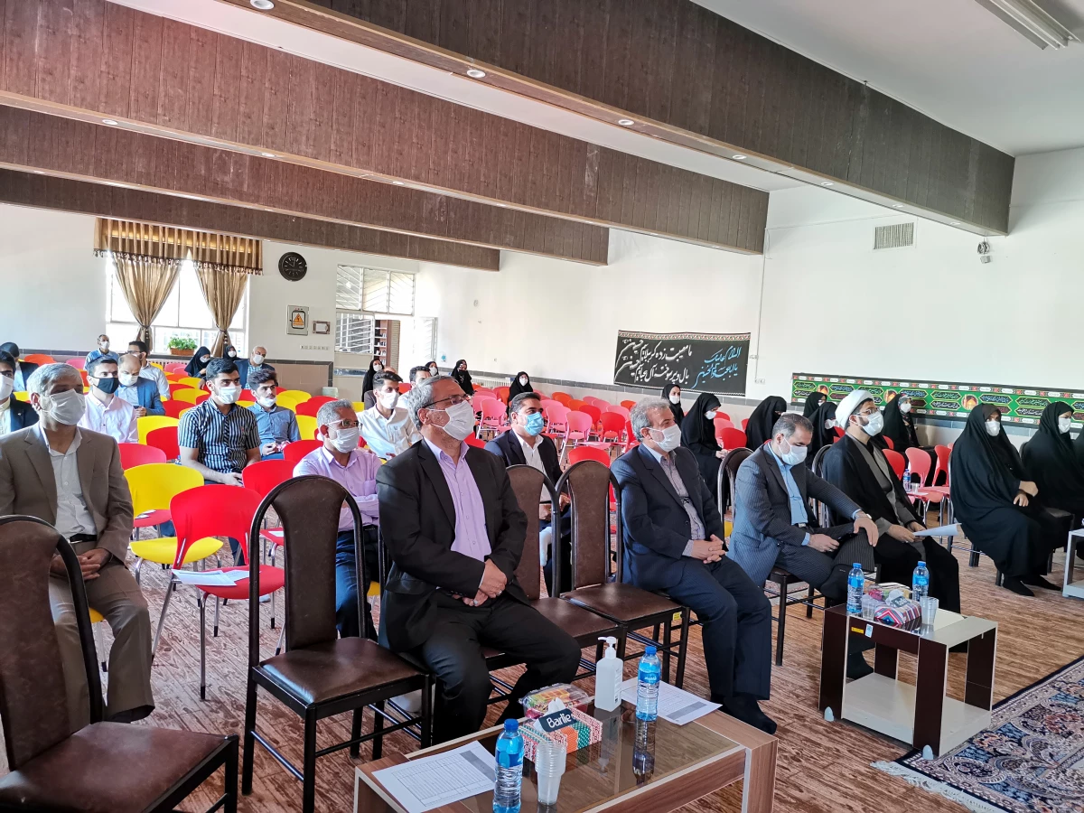 صبح روز 29 شهریور 1399، همزمان با سراسر کشور، مراسم آغاز سال تحصیلی 1400-1399 در پردیس امام سجاد(ع) برگزار شد. 3