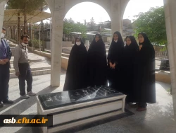حضور کارکنان و مسئولین دانشگاه فرهنگیان خراسان جنوبی در مزار شهدا بمناسبت سوم خرداد 2