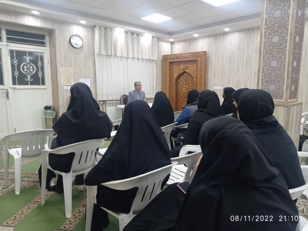 برگزاری کارگاه بحث و بررسی چالش های هویتی و آسیب های اجتماعی درگیر دانش آموزان 2