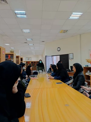 بازدید دانشجویان ادبیات از کتابخانه دانشگاه بیرجند 3