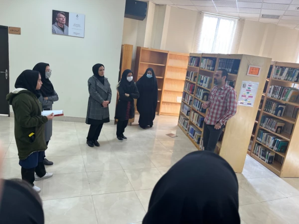 بازدید دانشجویان ادبیات از کتابخانه دانشگاه بیرجند 5