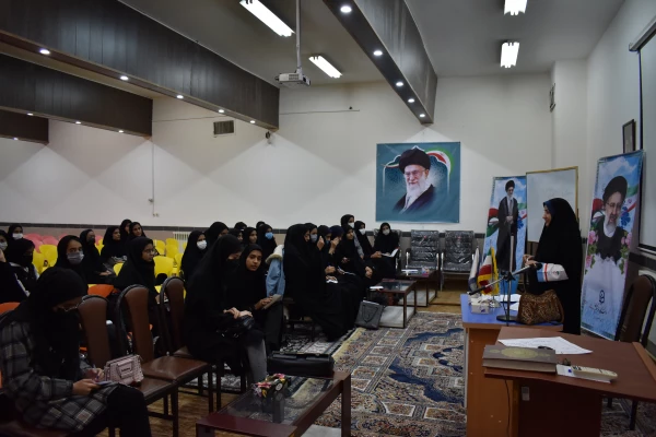 برگزاری کلاس های تربیت مربی امداد و نجات هلال احمر براساس نظام نامه فرهنگی برای تعداد 170دانشجومعلم ورودی 1401 2