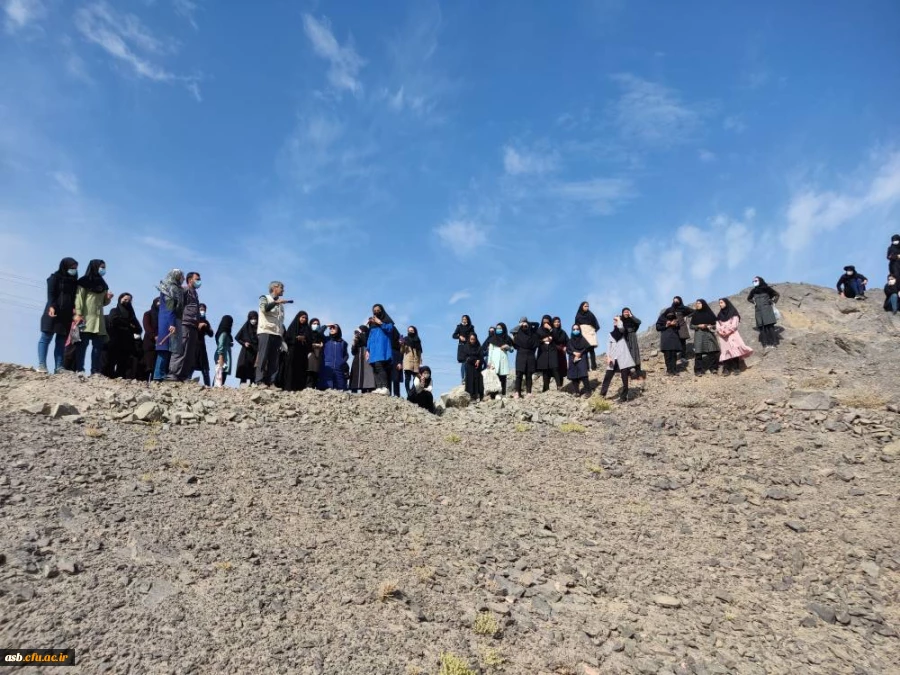 بازدید دانشجویان رشته جغرافیا از معدن قلعه زری 2