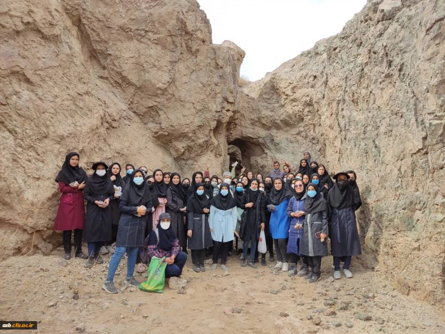بازدید دانشجویان رشته جغرافیا از معدن قلعه زری 4