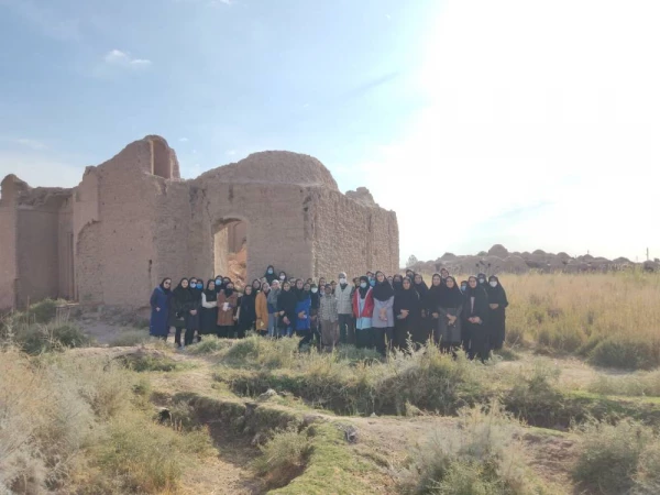 بازدید دانشجویان رشته جغرافیا از معدن قلعه زری 8