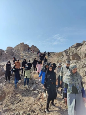 بازدید دانشجویان رشته جغرافیا از معدن قلعه زری 12