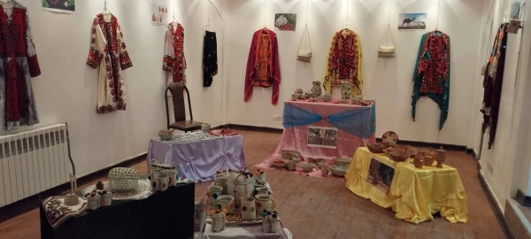 افتتاح نمایشگاه صنایع دستی از هنرهای دانشجومعلمان دانشگاه فرهنگیان استان خراسان جنوبی 7