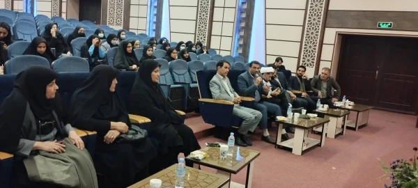 نشست صمیمی دانشجومعلمان با مدیرکل آموزش و پرورش ستان خراسان جنوبی 5