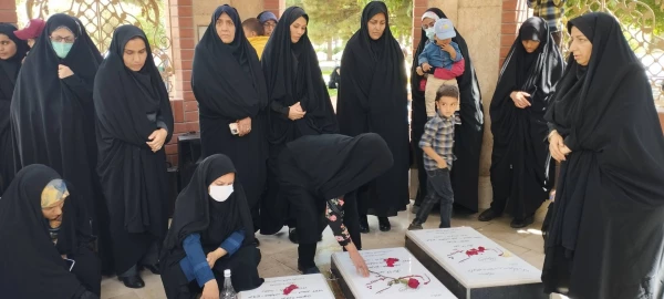 حضور سرپرست ،معاونت و کارکنان پردیس امام سجاد(ع) به مناسبت سالروز آزادسازی خرمشهر در بوستان شهدای گمنام پاسداران و تجدید میثاق با آرمان های شهدا 3