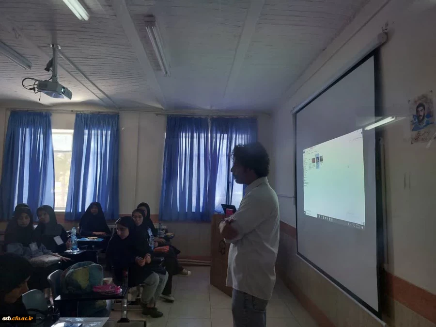 آماده سازی و آغاز اولین دوره تخصصی فیلمسازی دانشجو معلمان سراسر کشور در استان خراسان جنوبی
 3