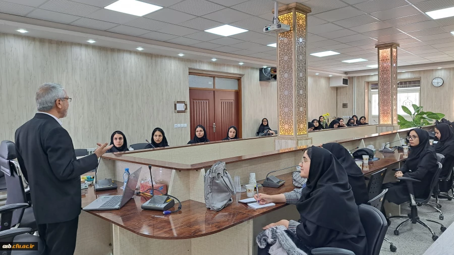 دعوت از نویسنده شاخص استان به مناسبت هفته کتاب و کتابخوانی 4