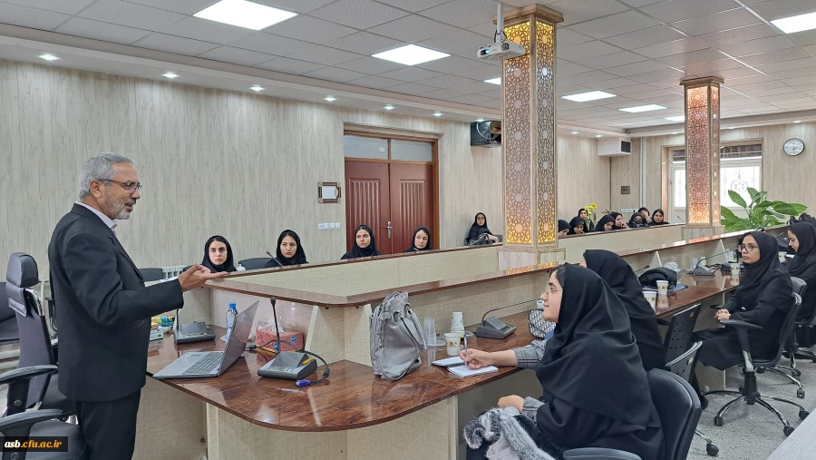 دعوت از نویسنده شاخص استان به مناسبت هفته کتاب و کتابخوانی 5