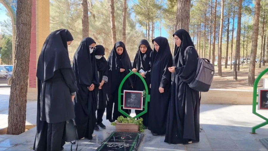 غبارروبی مزار شهدا درروز شنبه ۱۸ آذر به مناسبت روز دانشجو  5