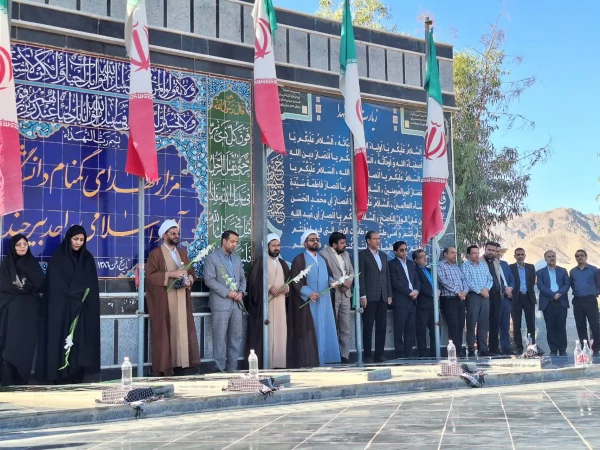 عطرافشانی و غبارروبی مزار شهدای گمنام  2