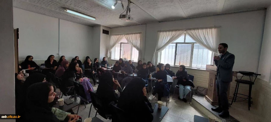 برگزاری اولین جلسه محفل ادبی در سال تحصیلی ۱۴۰۳ توسط انجمن علمی زبان و ادبیات فارسی پردیس امام سجاد(ع) 2