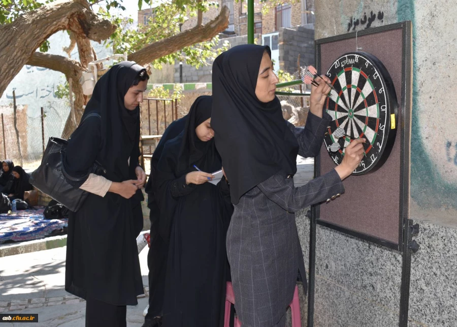 برگزاری مسابقات ورزشی به مناسبت هفته تربیت بدنی در مراسم اردوی نودانشجو معلمان 2