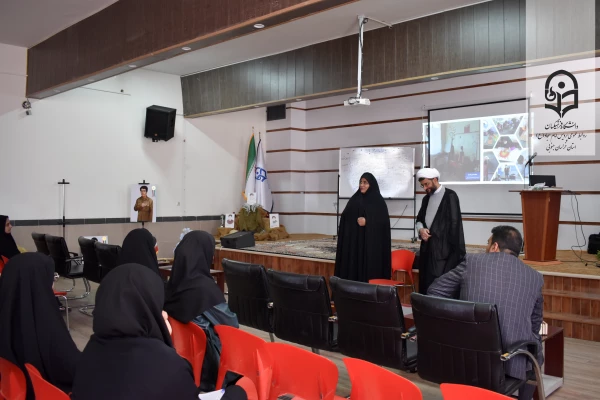 برگزاری نشست آشنایی دانشجویان جدیدالورود پردیس امام سجاد(ع) با نهاد رهبری در دانشگاه فرهنگیان  2