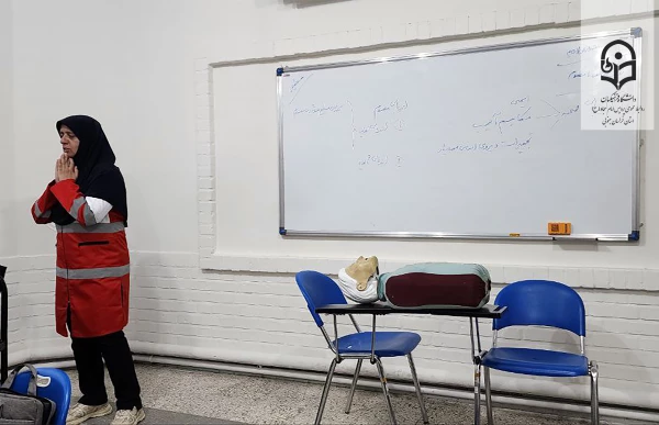 برگزاری دوره های مهارت های داوطلبی،آمادگی در برابر مخاطرات و کمک های اولیه در پردیس امام سجاد (ع) 2