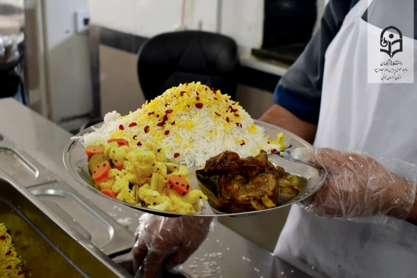 طبخ و توزیع غذای ویژه به مناسبت روز دانشجو  3
