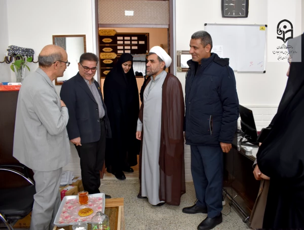 حضور دکتر اکبری مطلق و هیئت همراه به مناسبت ولادت حضرت فاطمه (س) و روز زن، در پردیس امام سجاد (ع) خراسان جنوبی 4
