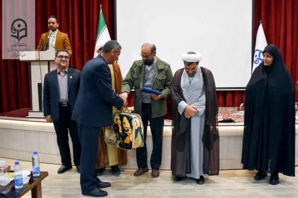 مراسم گرامیداشت ولادت حضرت فاطمه زهرا (س) و روز مادر با اجرای برنامه های شاد و معنوی در دانشگاه 4