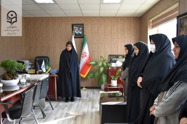 دیدار صمیمانه پرسنل پردیس امام سجاد (ع) با دکتر میری به مناسبت روز مادر 3