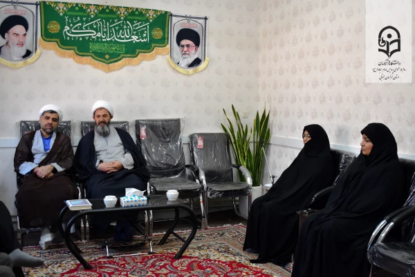 بازدید دکتر اکبری مطلق و دکتر میری از مرکز بنت الهدی صدر فردوس 2