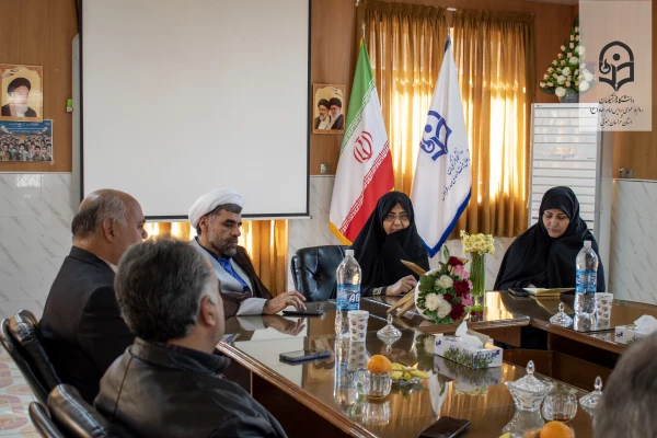 بازدید دکتر اکبری مطلق و دکتر میری از مرکز بنت الهدی صدر فردوس 7