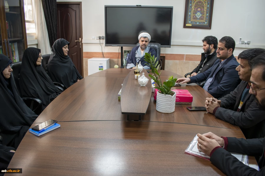 دیدار دکتر میری با حجت الاسلام والمسلمین اکبری مطلق به مناسبت ولادت حضرت علی (ع) و روز پدر؛ تقدیر از تلاش ها برای ارتقای جایگاه دانشگاه فرهنگیان 2