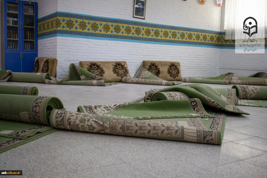 شست وشوی فرش های نمازخانه پردیس امام سجاد (ع) در آستانه ماه مبارک رمضان 2