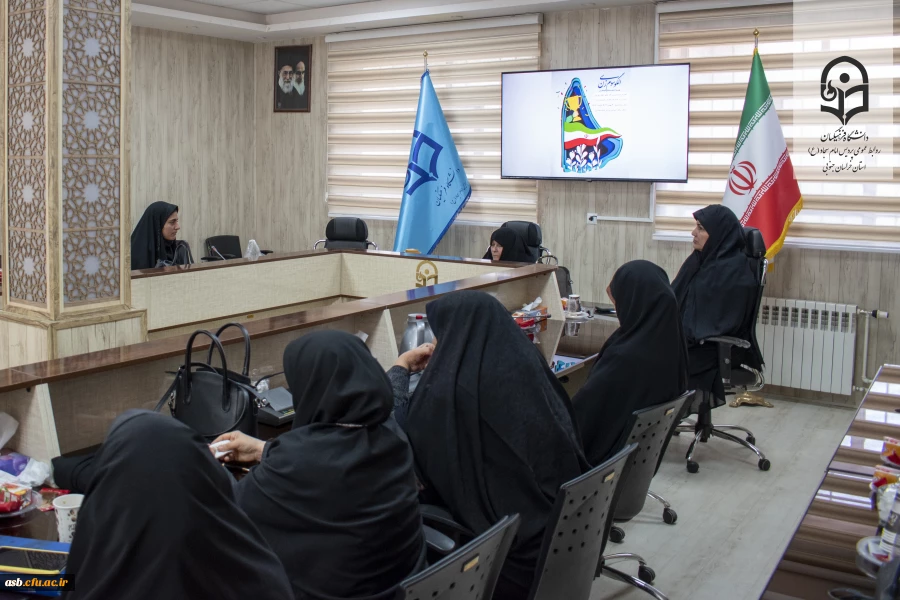 برگزاری نشست 《الگوی سوم زن》به مناسبت دهه فجر انقلاب اسلامی 3