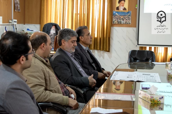 نشست هم اندیشی اساتید هیئت علمی مرکز آموزش عالی بنت الهدی صدر فردوس با حضور دکتر مینو میری 3