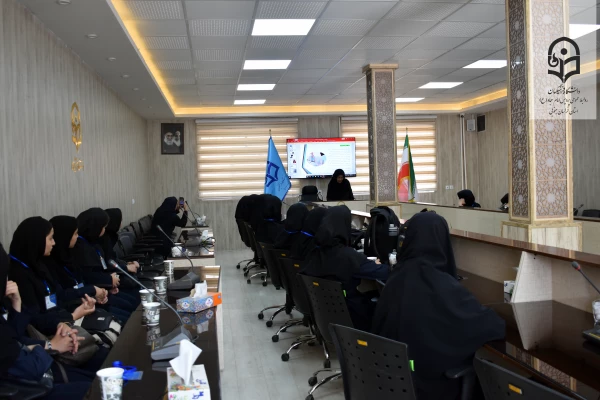 بازدید دانش آموزان مدارس از پردیس امام سجاد (ع) بیرجند به مناسبت هفته مشاغل 2