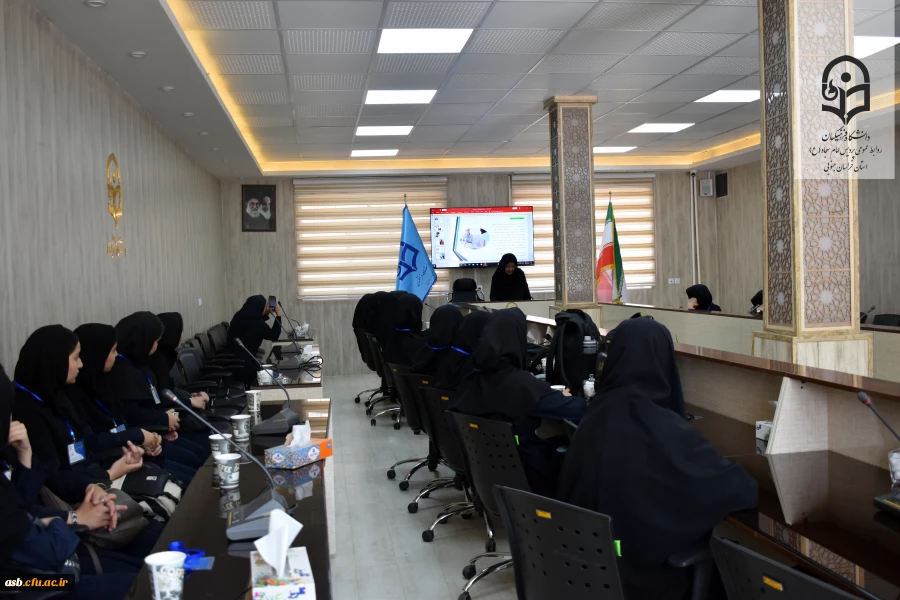 بازدید دانش آموزان مدارس از پردیس امام سجاد (ع) بیرجند به مناسبت هفته مشاغل 2