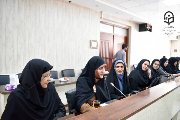 برگزاری جلسه گرامیداشت دهه سرآمدی آموزش و تجلیل از مقام استاد در پردیس امام سجاد (ع) خراسان جنوبی 4