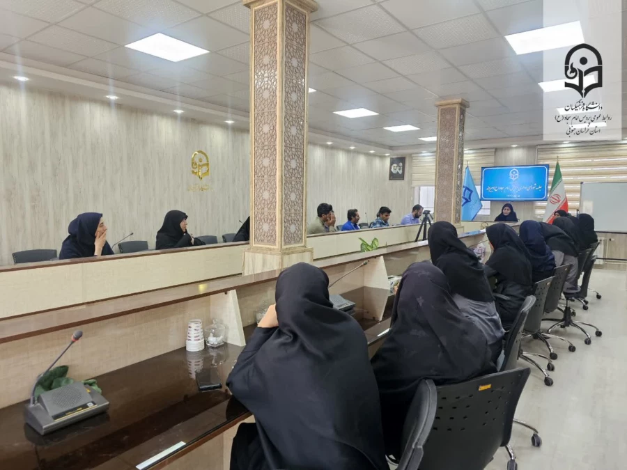 برگزاری پنجمین جلسه شورای اداری پردیس امام سجاد (ع)

 6