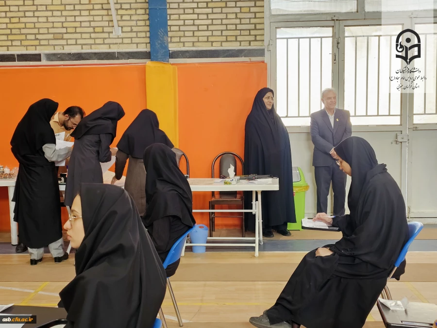 حضور سرپرست مدیریت امور پردیس های استان در سالن امتحانات پردیس امام سجاد (ع)  2