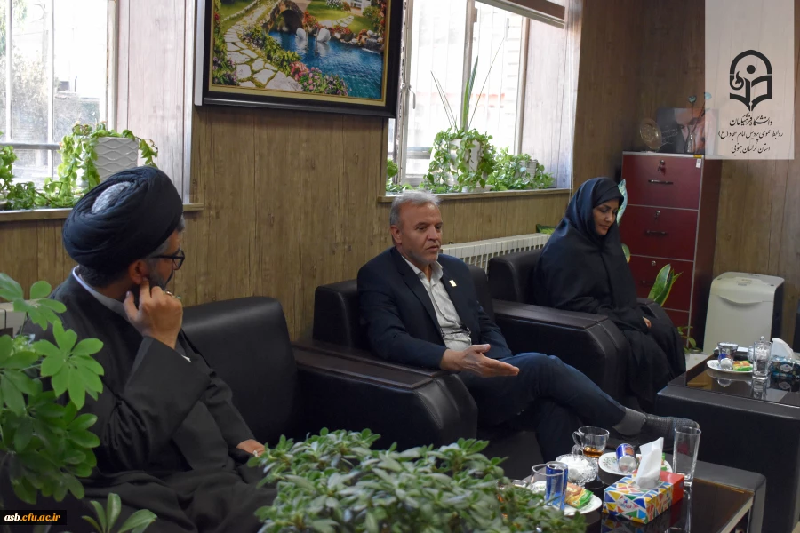 دیدار دکتر سیدنقی موسوی و دکتر ایرج مهدی زاده با رئیس پردیس امام سجاد(ع) 2