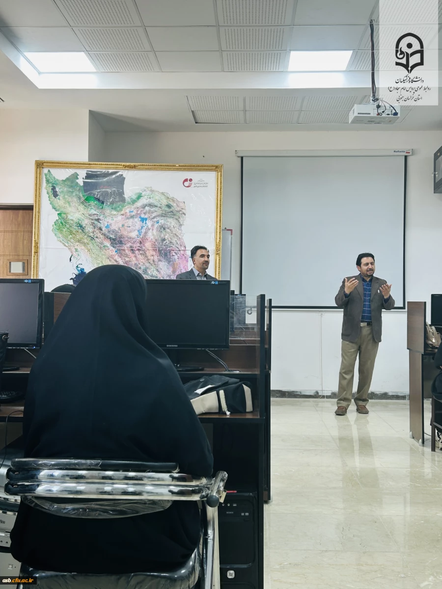 بازدید علمی دانشجویان رشته آموزش جغرافیا از دانشگاه بیرجند 3