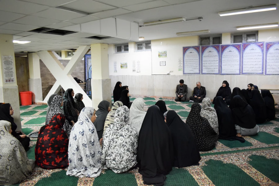 دیدار مسئولان دانشگاه فرهنگیان خراسان جنوبی با دانشجویان ساکن در سرای دانشجویی آزاد 8