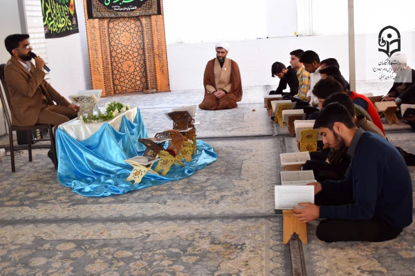 محفل انس با قرآن؛ نقطه ای کوچک در جهان، اما روشن با آیات خدا 2