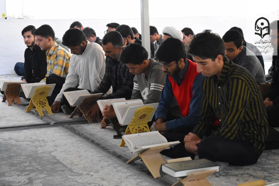 محفل انس با قرآن؛ نقطه ای کوچک در جهان، اما روشن با آیات خدا 7