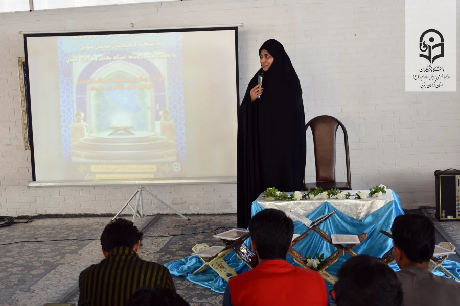 محفل انس با قرآن؛ نقطه ای کوچک در جهان، اما روشن با آیات خدا 13